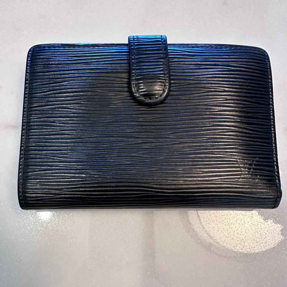 Louis Vuitton Black Epi leather Kisslock Wallet - Picture 1 of 6
